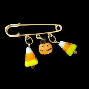 Rin's Unique Boutique - Half Off Halloween - Safety Pin - Charms